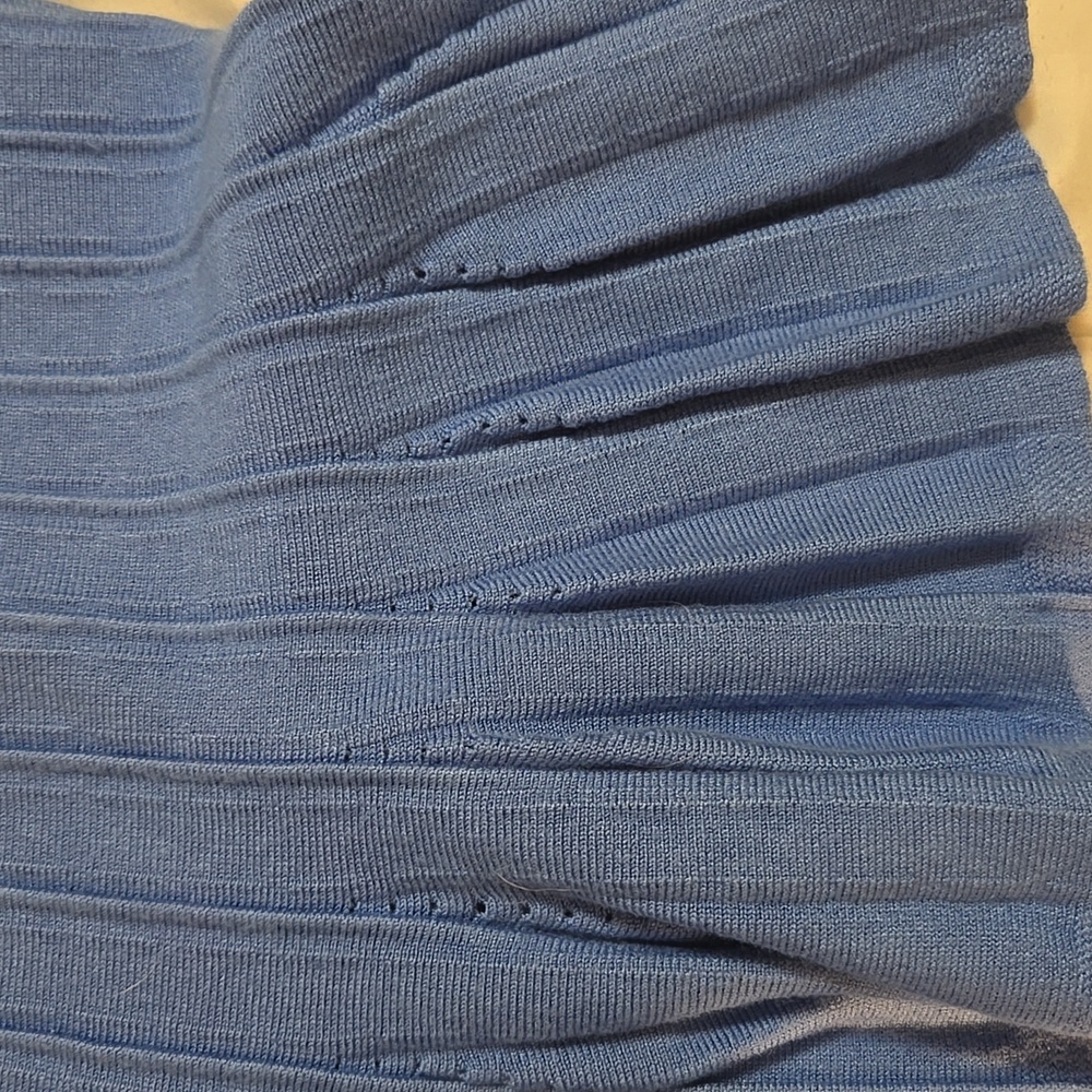 Express Sweater Tank - Picture 4 of 5